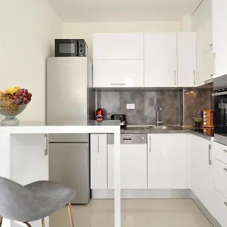 Apartamento Sunshine - Three Bedroom With Balcony *