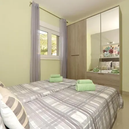 Apartamento Sunshine - Three Bedroom With Balcony *