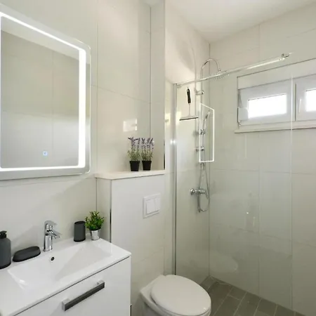 Sunshine - Three Bedroom With Balcony * Trogir