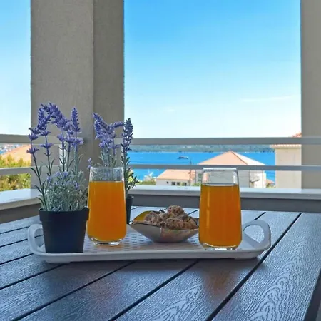 Sunshine - Three Bedroom With Balcony Apartamento