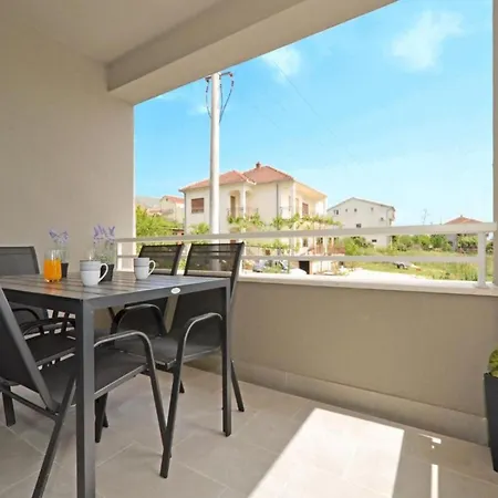 Sunshine - Three Bedroom With Balcony * Trogir