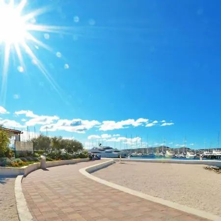 Sunshine - Three Bedroom With Balcony Apartamento