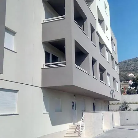 Sunshine - Three Bedroom With Balcony * Trogir
